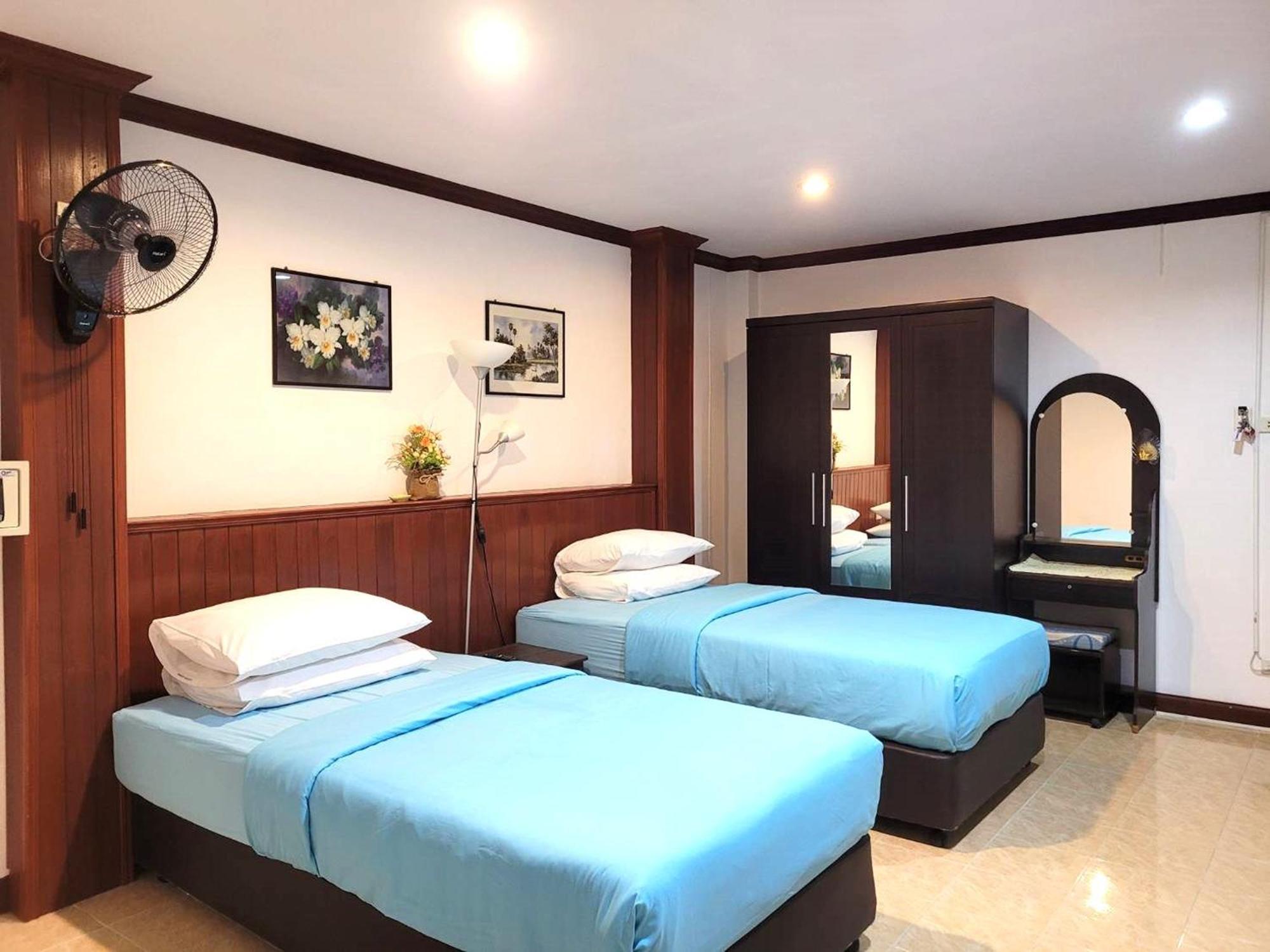 Rabbit Mansion Patong Hotel Exterior photo