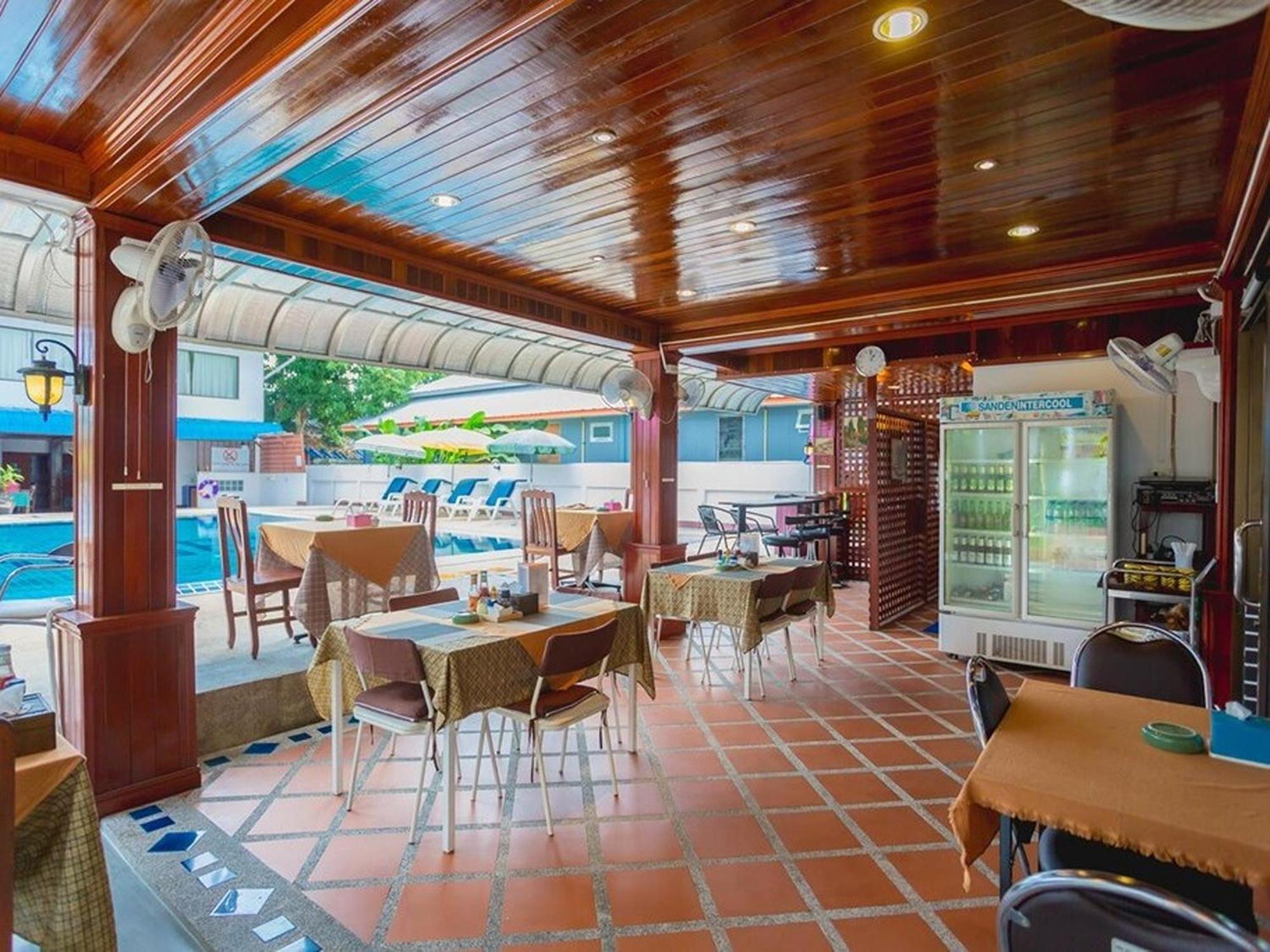 Rabbit Mansion Patong Hotel Exterior photo