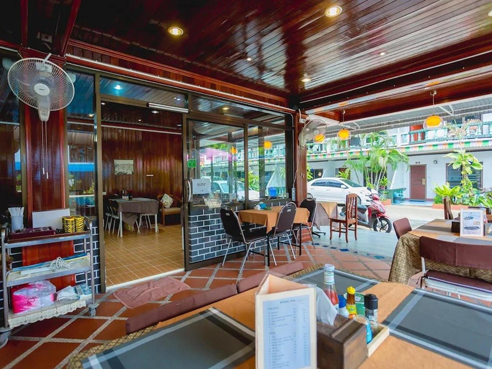 Rabbit Mansion Patong Hotel Exterior photo